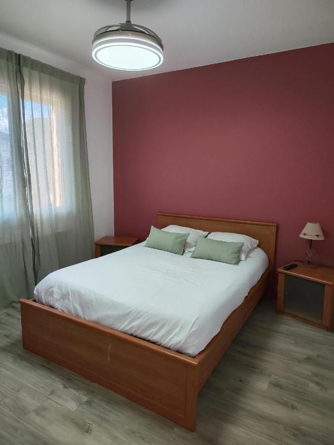 Le Sporting Hotel Beaumont-sur-Leze Buitenkant foto