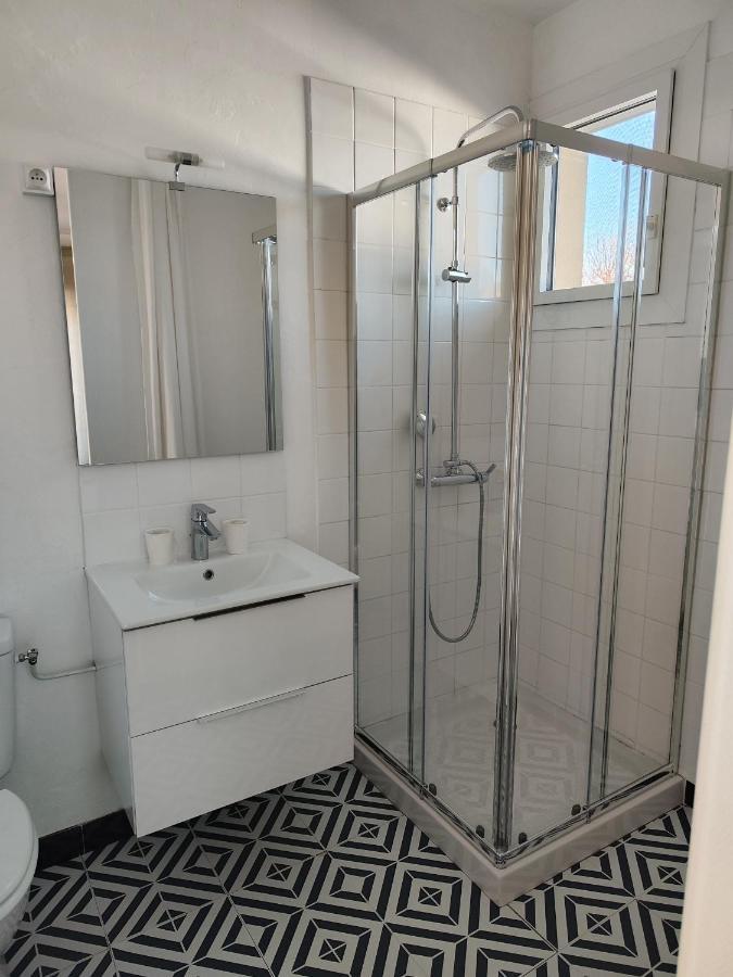 Le Sporting Hotel Beaumont-sur-Leze Buitenkant foto